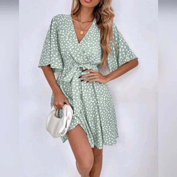 * New Boho Short Flutter Sleeve Wrap Front Dress Belted Green White - Picture 6 of 7